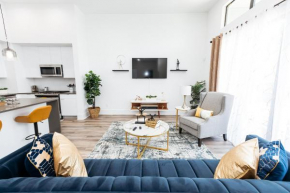 Beautifully Decorated, Modern Downtown Houston Home